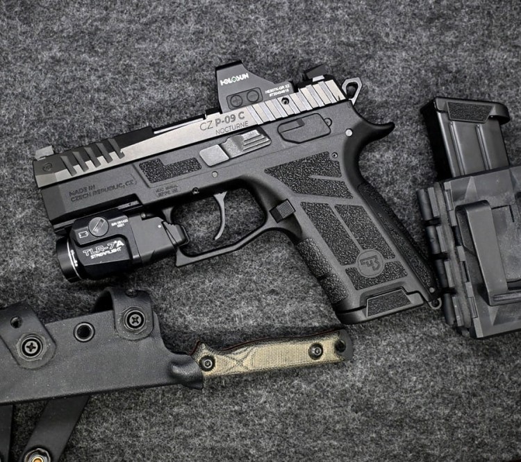 CZ P-09 C Nocturne (4).jpg