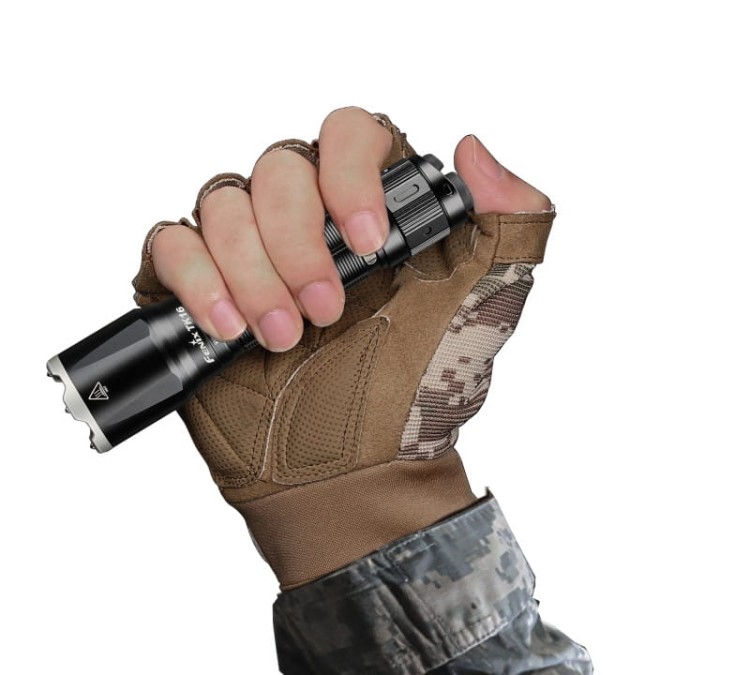 Fenix TK16 v2.0 - Czarny - 3100 lm (5).jpg