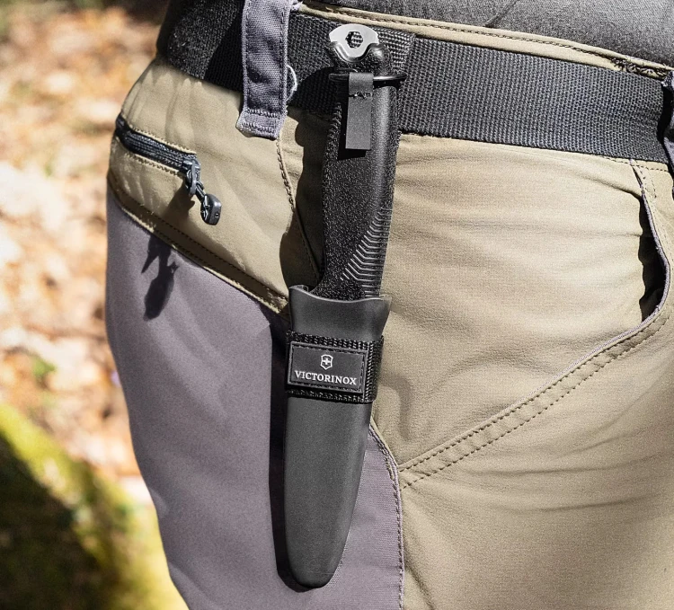 Nóż survivalowy Victorinox Venture 3.0902.3 - Czarny