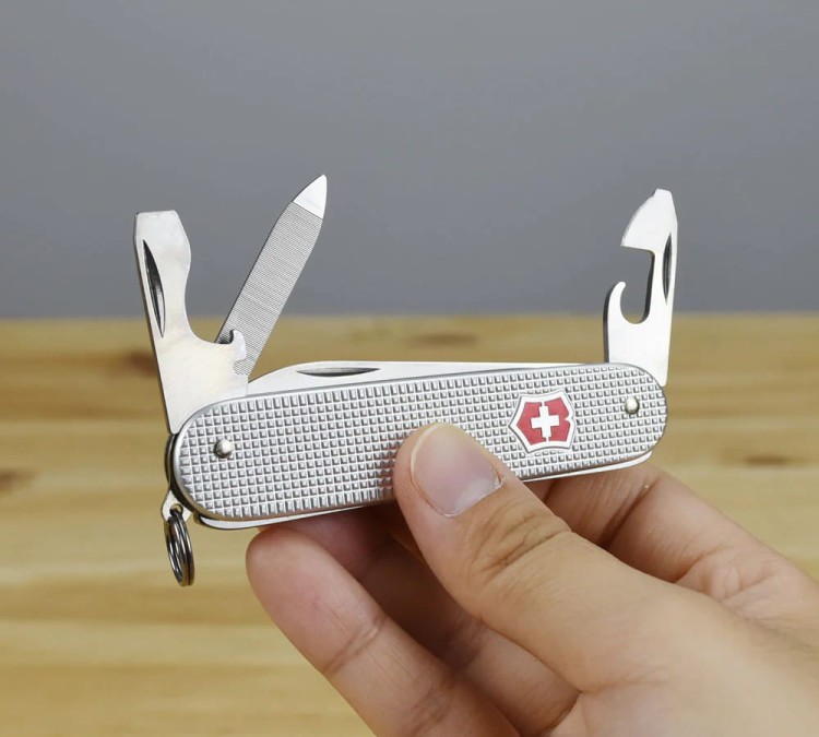 Scyzoryk Victorinox Cadet Alox 0.2601.26 (84mm) - Srebrny (3).jpg