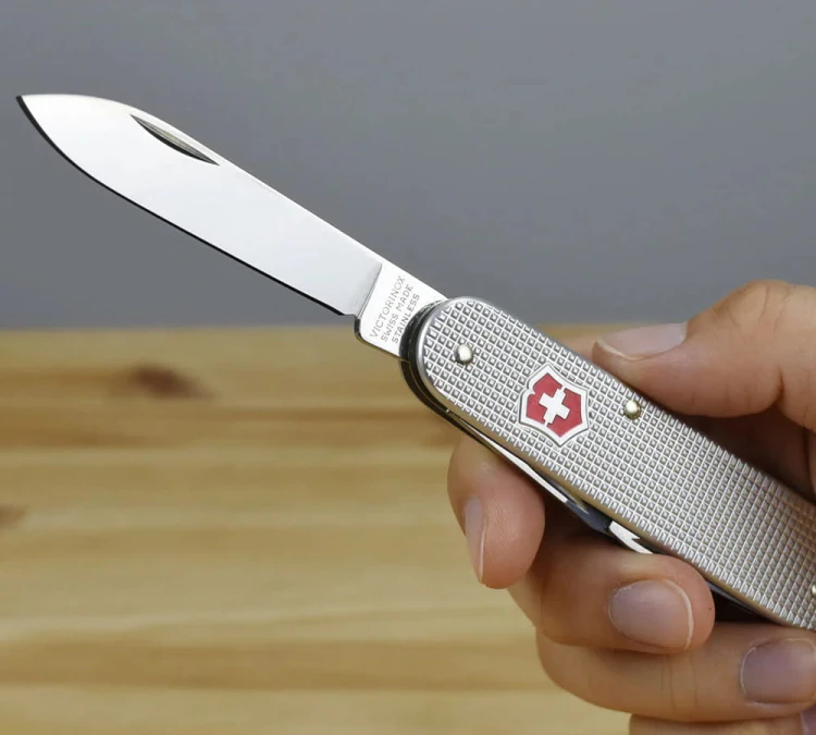 Scyzoryk Victorinox Cadet Alox 0.2601.26 (84mm) - Srebrny
