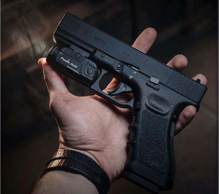 Latarka na broń krótką Fenix GL06 - 600 lm