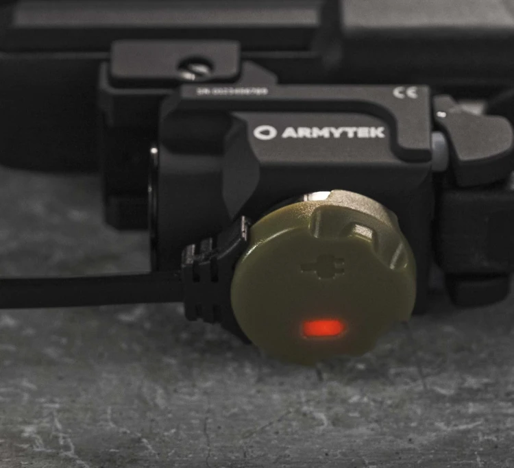 Armytek F09301C (10).jpg
