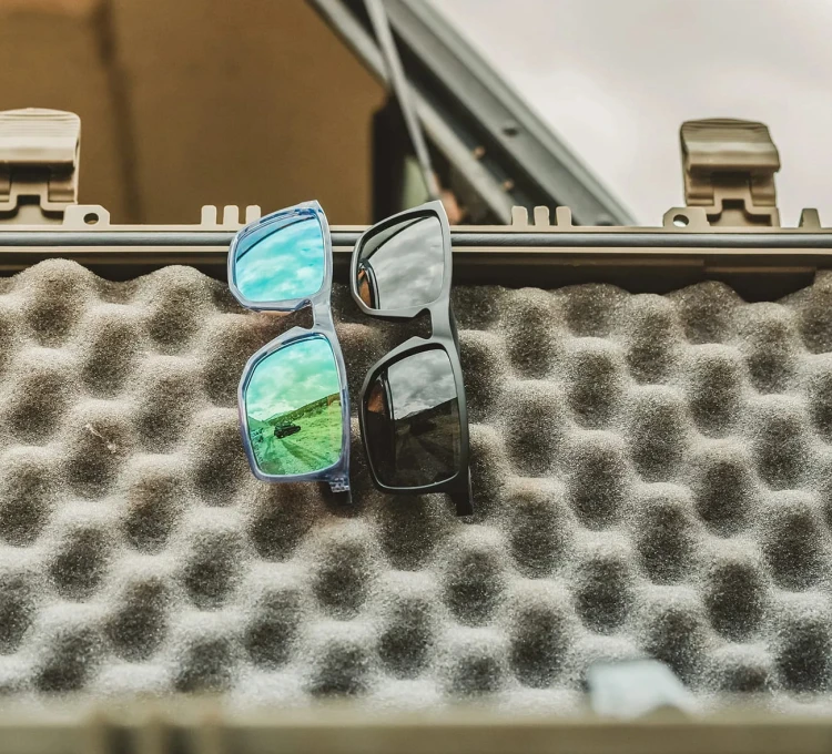 Okulary Wiley X AXE - Captivate Polarized Green Mirror/Gloss Crystal Grey (AC6AXE07)