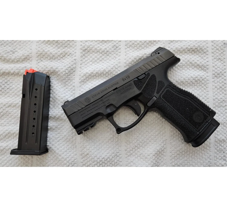 Pistolet Steyr Arms C9-A2 MF kal.9x19 mm