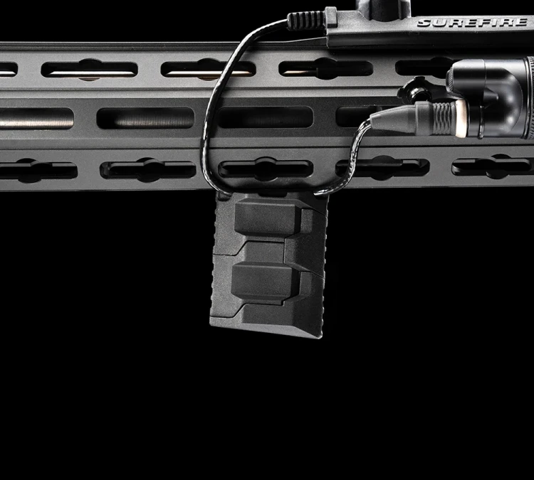 Chwyt przedni Strike Industries Stacked Angled CMS M-LOK - Czarny - (SI-AR-CMS-SAF)