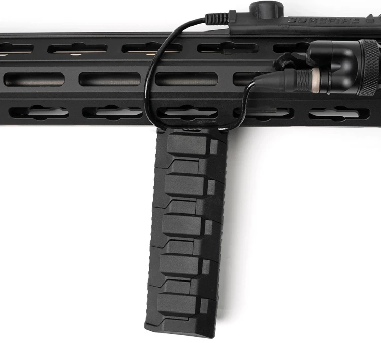 Chwyt przedni Strike Industries Stacked Angled CMS M-LOK - Czarny - (SI-AR-CMS-SAF)