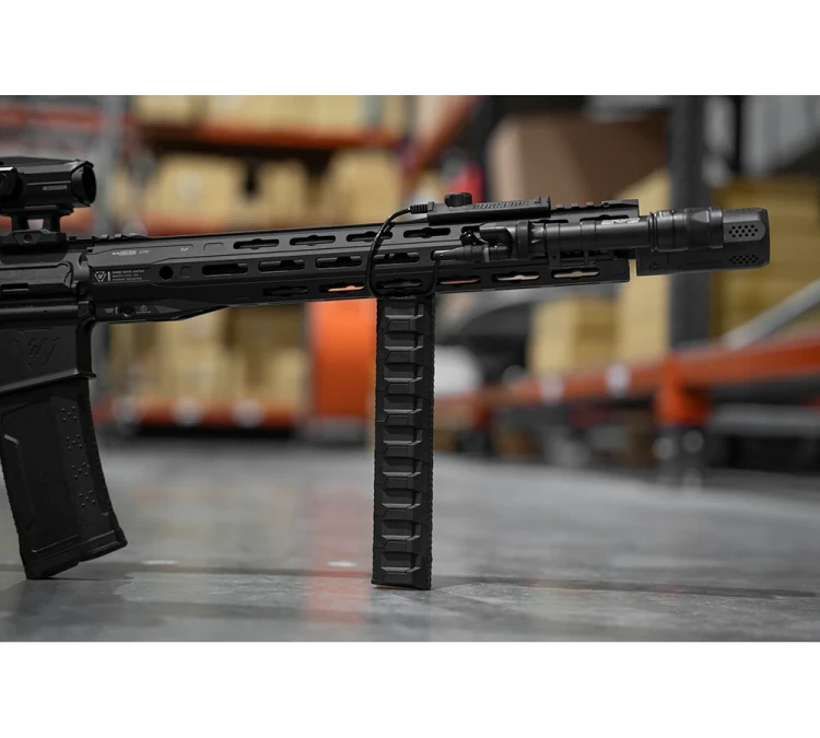 Chwyt przedni Strike Industries Stacked Angled CMS M-LOK - Czarny - (SI-AR-CMS-SAF)