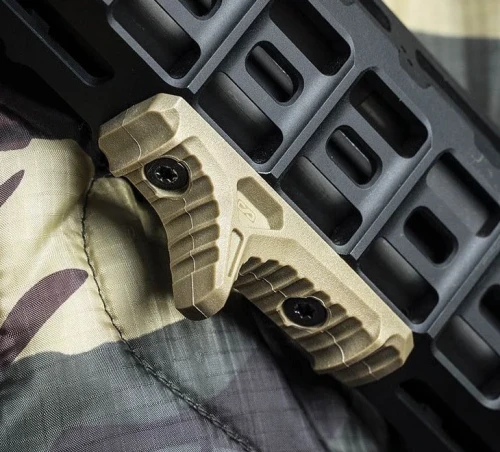 Chwyt Strike Industries LINK KeyMod / M-LOK Polymer Anchor Hand Stop - FDE - (SI-LINK-ANCHOR-FDE)