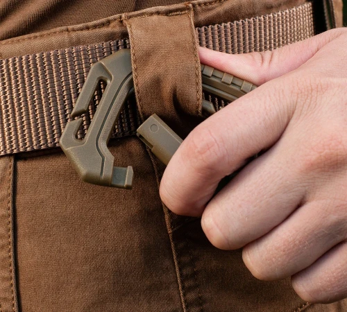 Karabińczyk plastikowy M-TAC Tactical - Coyote