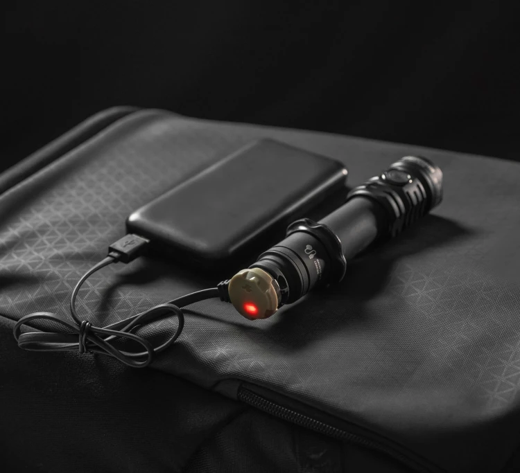 Latarka Armytek Dobermann Pro Max Magnet USB - White - 3000 lm