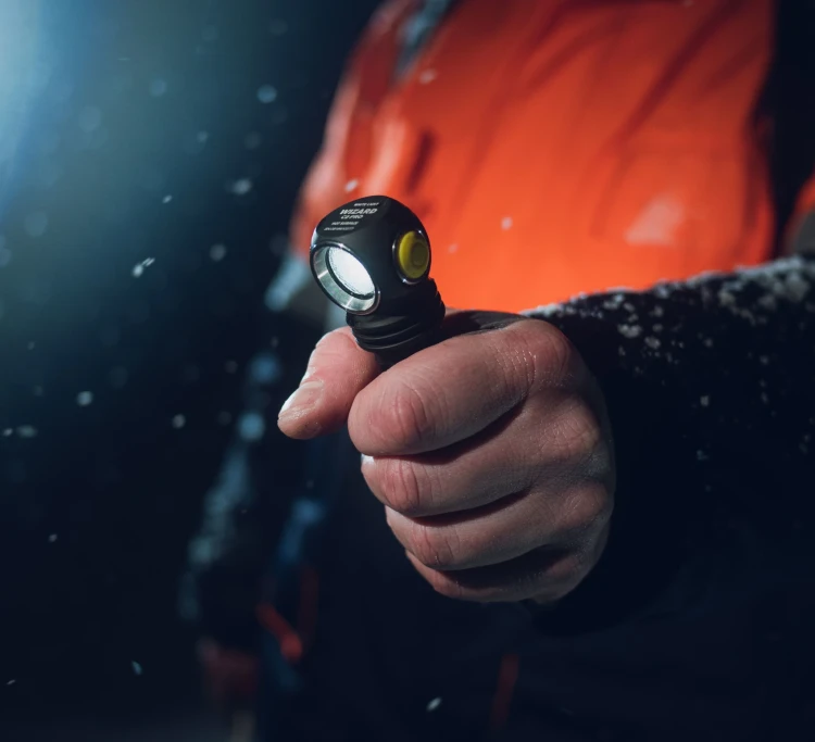 Latarka Armytek Wizard C2 Pro Magnet USB - White - 2500 lm